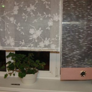 Комплект панельних фіранок на петлях Lumelle Flowers карниз 200см рожевий з молочним (70_9п)