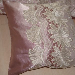 Комплект декоративних подушок Lumelle Hand Made з мереживом 33х33см 2шт 48х32см 1шт бузкові (п_0347)