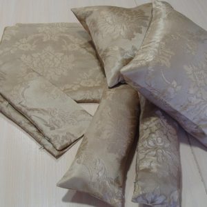 Комплект декоративних подушок Lumelle Damask 40х40см 2шт 40х15см 2шт бежеві із золотистим (п_0498)