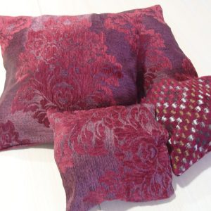 Комплект декоративних подушок Lumelle Damask 31х31см 2шт 22х22см 1шт 25х20см 1шт бордові (п_0490)