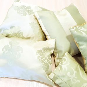 Комплект декоративних подушок Lumelle Venzel 35х35см 3шт 30х20см 1шт 35х15см 1шт м’ятний з золотим (п_0257)