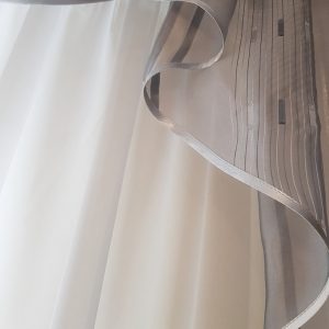 Ламбрекен Lumelle зі срібних ниток і органзи на карниз 200-240см (2_5н)