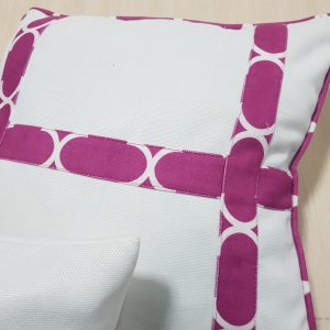 Комплект декоративних подушок Lumelle Hand Made 40х40см 3шт рожевий з молочним (п_0077)