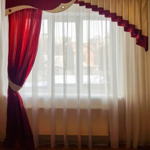 Жорсткий ламбрекен зі шторою Lumelle Стайл 2м бордовий атлас (48_7ж)