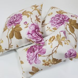 Комплект декоративних подушок Lumelle Flowers 40х40см 2шт 38х25см 1шт молочні з рожевим (п_0147)