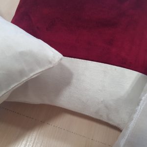 Комплект декоративних подушок lumelle Оксамит 40х40см 2шт 35х35см 1шт молочні з бордовим (п_0521)