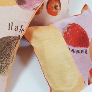 Комплект декоративних подушок Lumelle Fructs 40х40см 2шт 28х28см 2шт білі з помаранчевим (п_0651)