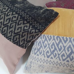Комплект декоративних подушок Lumelle Meandr 38х28см 2шт 32х28см 1шт 37х32см 1шт 37х29см 1шт кольорові (п_0656)