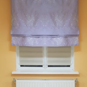 Римська штора Lumelle ніжно-бузкова з абстрактним малюнком 140cмх190см (9_5р)