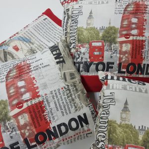 Комплект декоративних подушок Lumelle London typography 4шт молочні з червоним (п_0682)