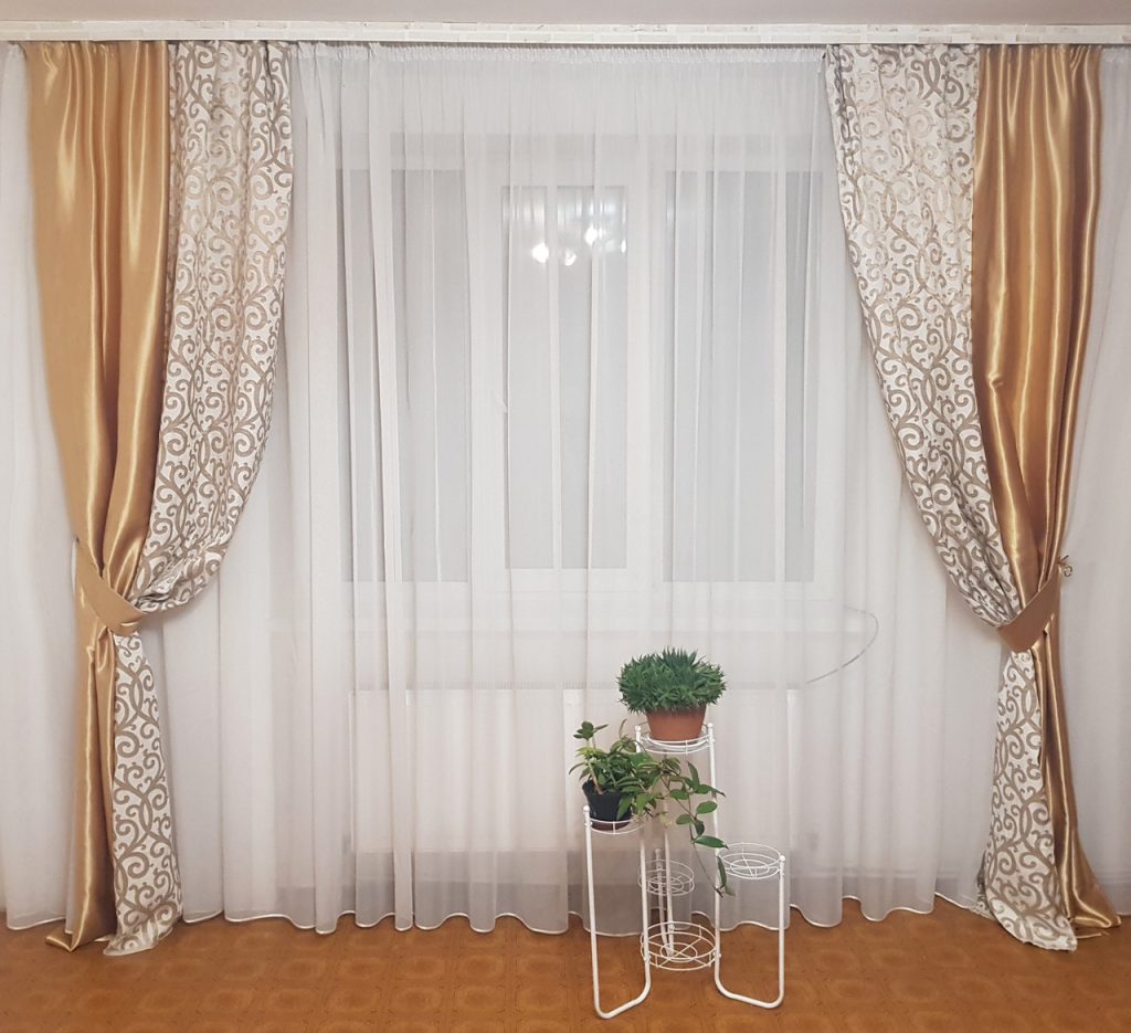 Комплект штор золото та завитки Lumelle Venzel 2шт, золотисті з бежевим (11_7ш)