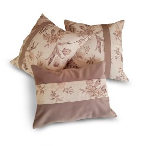 Комплект декоративних подушок Lumelle Flowers 33х33см 2шт 33х25см 1шт бежеві (п_0197)