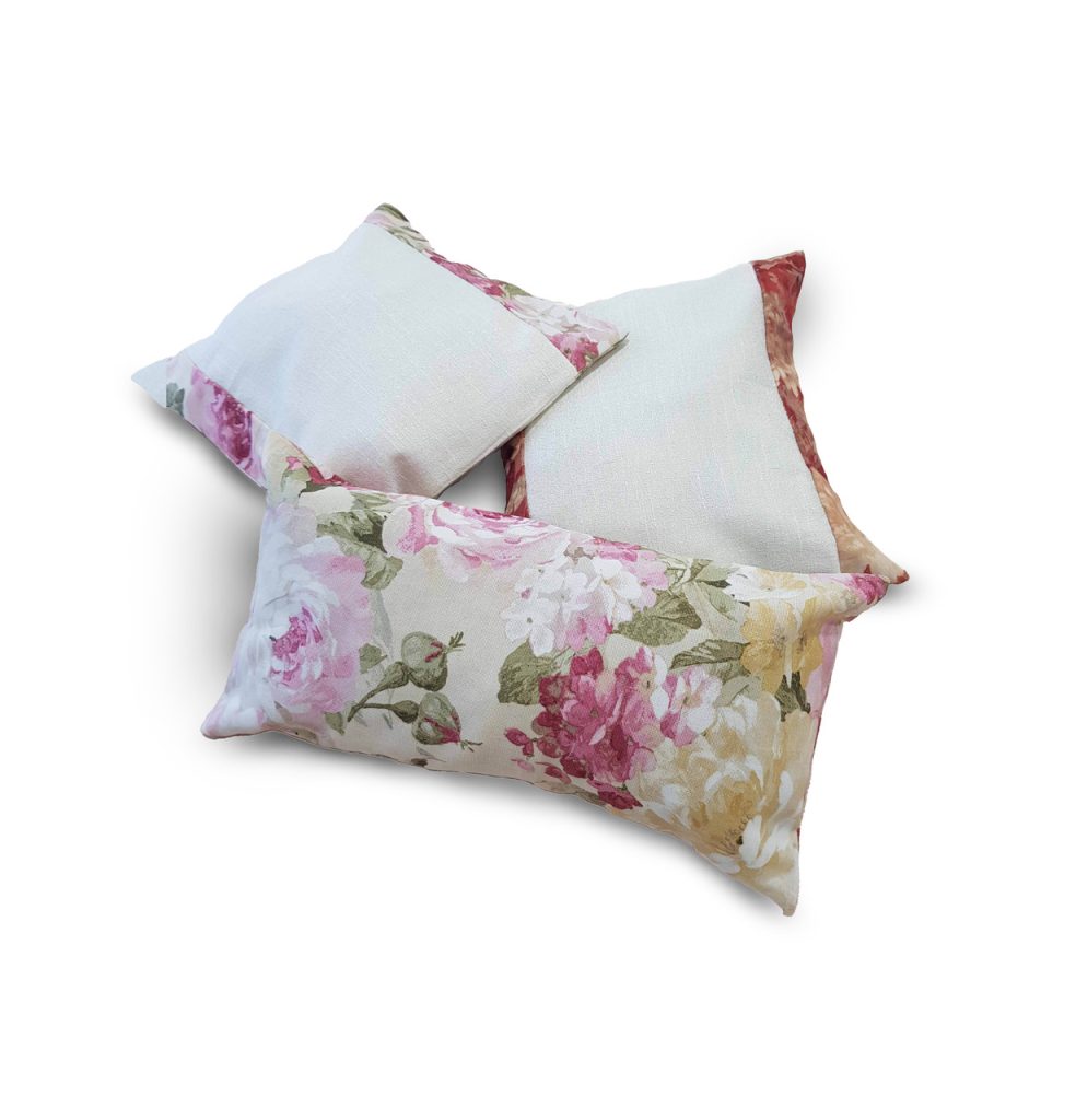 Комплект декоративних подушок молочні Lumeelle Flowers 31х28см 2шт 41х21см 1шт молочні з бежевим (п_0299)