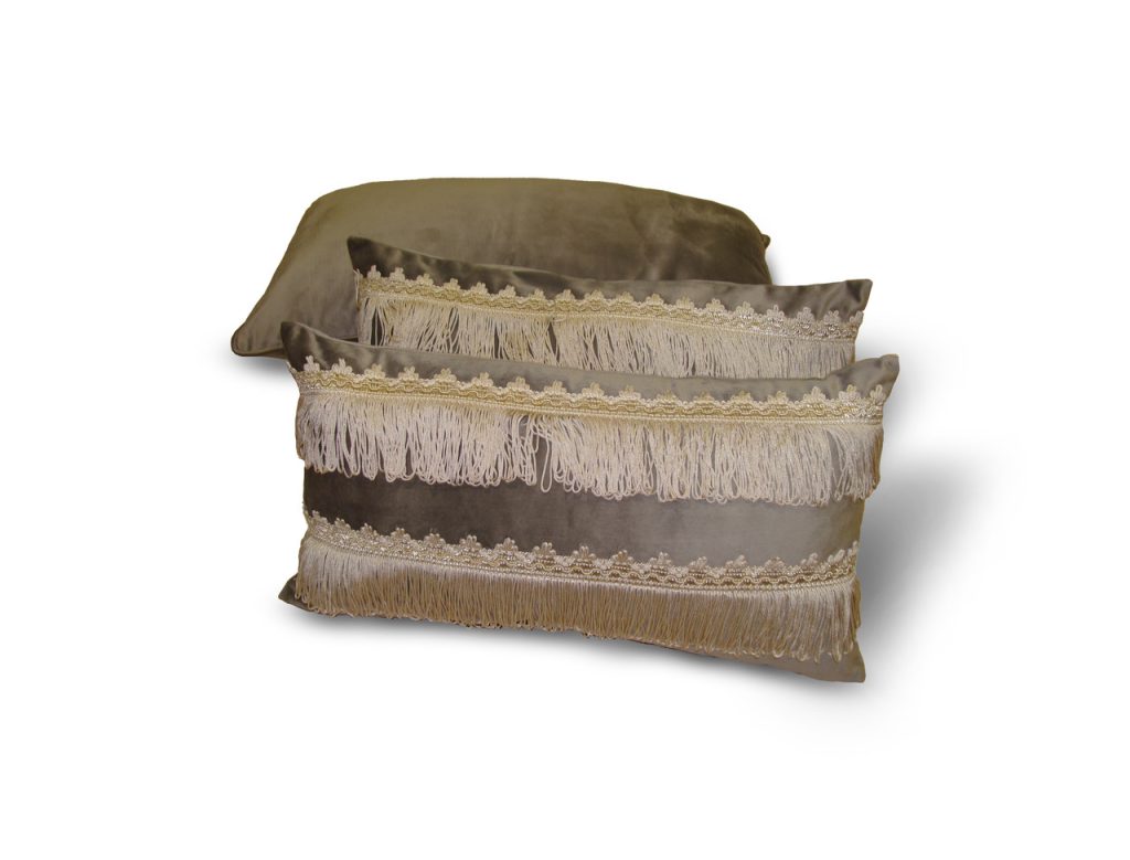 Комплект декоративних подушок Lumelle Hand Made оксамит 60х30см 1шт 48х25см 2шт сірі 3шт (п_0375)