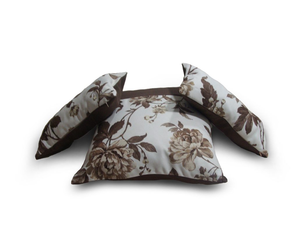 Комплект декоративних подушок Lumelle Flowers 45х45см 1шт 40х20см 2шт молочні з коричневим (п_0453)