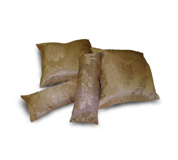 Комплект декоративних подушок Lumelle Damask 40х40см 2шт 40х15см 2шт бежеві із золотистим (п_0498)