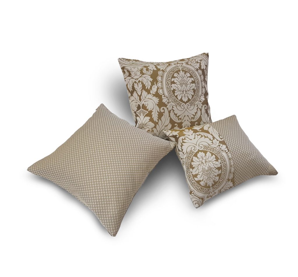 Комплект декоративних подушок Lumelle Classic 40х38см 2шт 31х35см 1шт молочні з золотистим (п_0597)