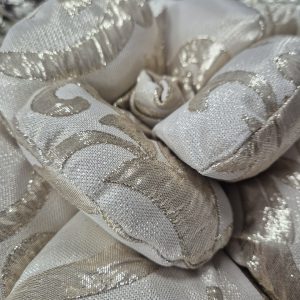 Декоративна подушка Lumelle РОЗА 1шт 35х35см золотиста парча (пхм_03)