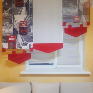 Комплект панельных занавесок Lumelle London 3шт карниз 165см серый с красным (71_3п)