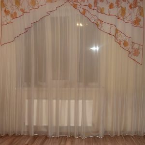 Ламбрекен Lumelle Дві Асиметрії квіти карниз 250см білий з пісочним (92_4пб)