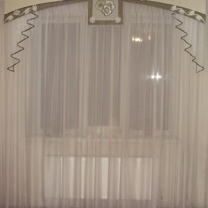 Жорсткий ламбрекен Lumelle Flowers карниз 200см молочний (84_6ж)
