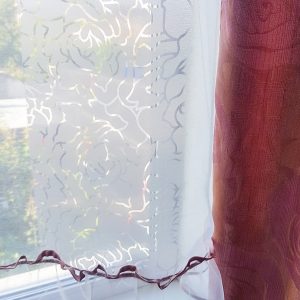 Комплект тюль і штор до підвіконня Lumelle Троянди  карниз 200см молочний із рожевим (71_8к)