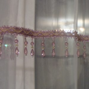 Комплект тюль зі шторкою до підвіконня Lumelle Damask карниз 300см білий з фіолетовим (90_1к)