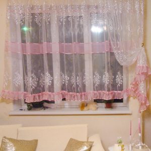 Комплект тюль зі шторкою до підвіконня Lumelle Damask карниз 200см білий з з рожевою оборкою (90_2к)