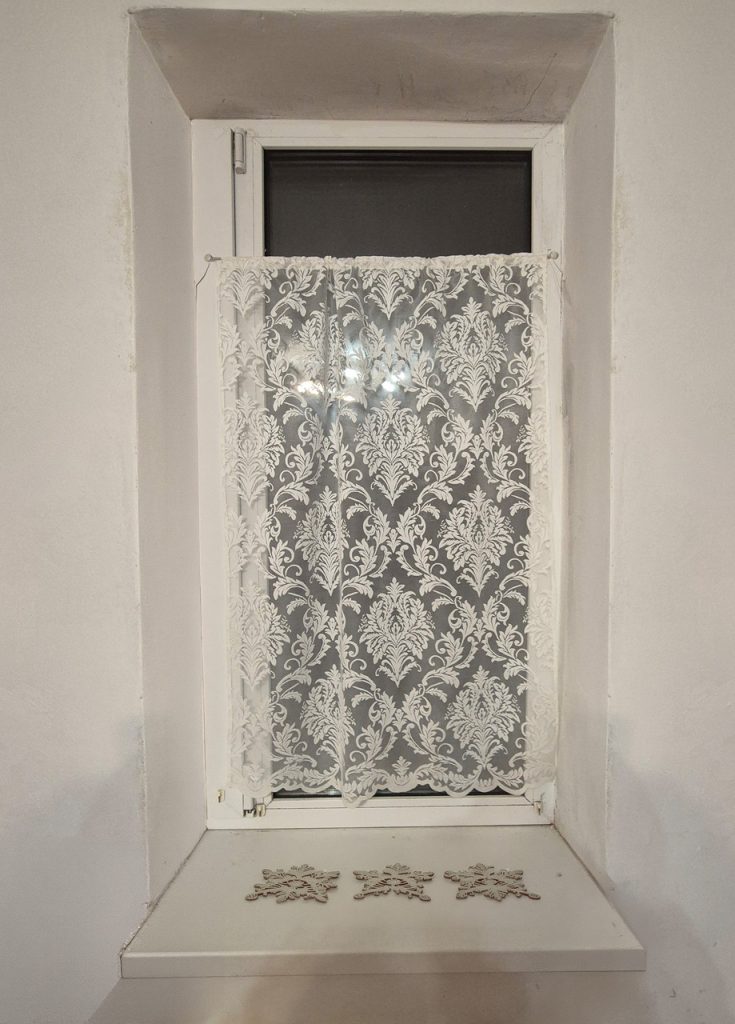 Фіранка на стулку вікна Lumelle Ajure Damask 72х110см молочна  (10_8ф)