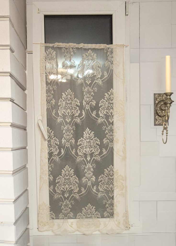 Фіранка на стулку вікна Lumelle Ajure Damask 60х116см бежева  (10_9ф)
