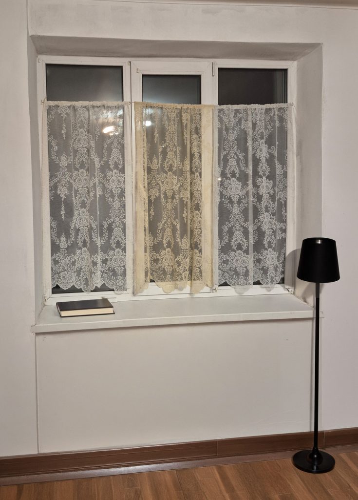 Комплект фіранок 230х113см на стулку вікна  Lumelle Damask 3шт  кремовий з бежевим і пісочним (11_1ф)