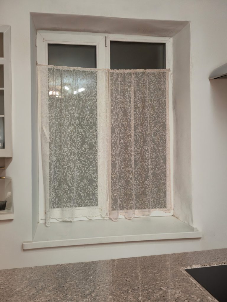 Комплект фіранок 155х110см на стулку вікон  Lumelle Damask 2шт  бежевий і молочний (12_1ф)