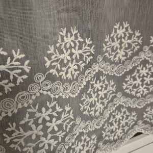 Комплект фіранок 110х108 см на віконну стулку Lumelle Damask 2 шт білий та молочний (12_6ф)