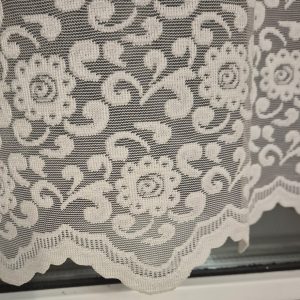 Фіранка 73х109 см з гіпюру на віконну стулку Lumelle Flowers, 1 шт., молочного кольору (12_8ф)