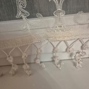 Фіранка з бахромою 65х118 см на віконну стулку Lumelle Provance, 1 шт., молочна органза (12_9ф)