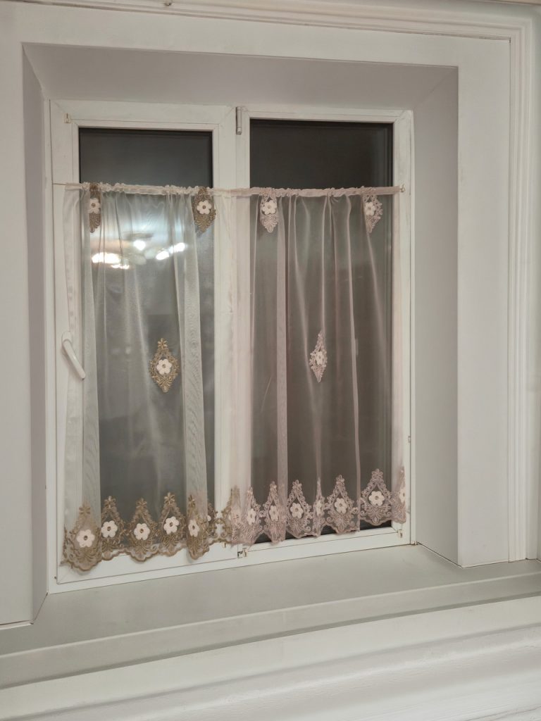 Комплект фіранок 180х110см на стулку вікон  Lumelle Damask 2шт  рожевий та коричневий (12_4ф)