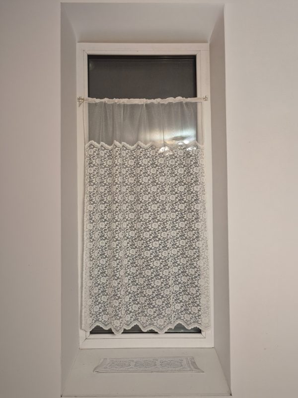 Фіранка 73х109 см з гіпюру на віконну стулку Lumelle Flowers, 1 шт., молочного кольору (12_8ф)
