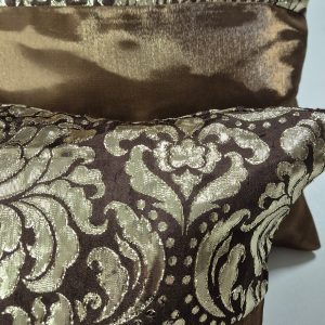 Комплект декоративних подушок Lumelle Damasks Атлас 34х30см 1шт   29х29см 2шт коричневі з золотистим  (п_0898)