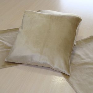 Комплект декоративних подушок Lumelle Оксамит 40х40см 2шт бежеві (п_0446)