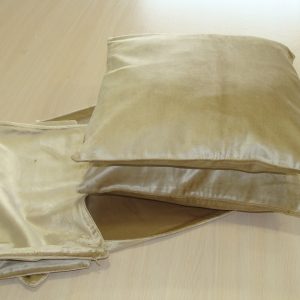 Комплект декоративних подушок Lumelle Оксамит 40х40см 2шт бежеві (п_0446)