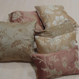 Комплект декоративних подушок Lumelle Flowers 30х30см 3шт 30х19см 3шт бежеві (п_0342)